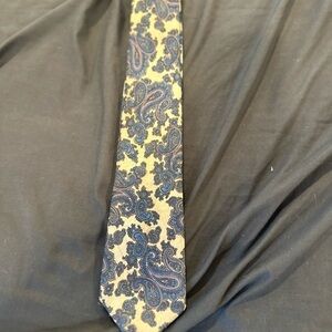 Paisley Patterned Tie in Blue and Cream